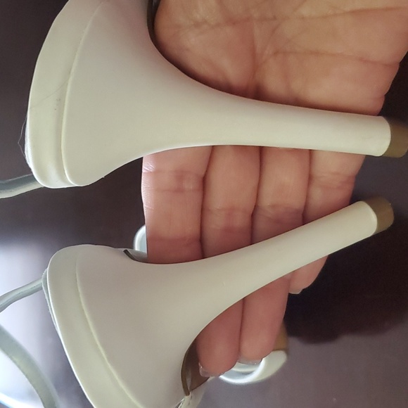 Strappy white sandals - Picture 4 of 5